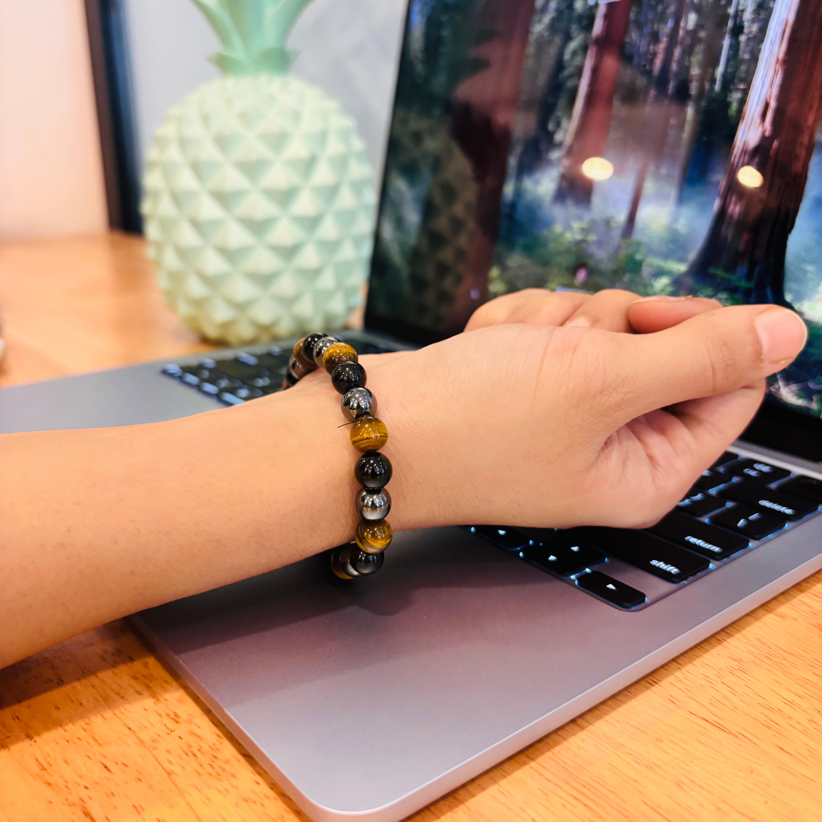 Leo bracelet: July23- August 22