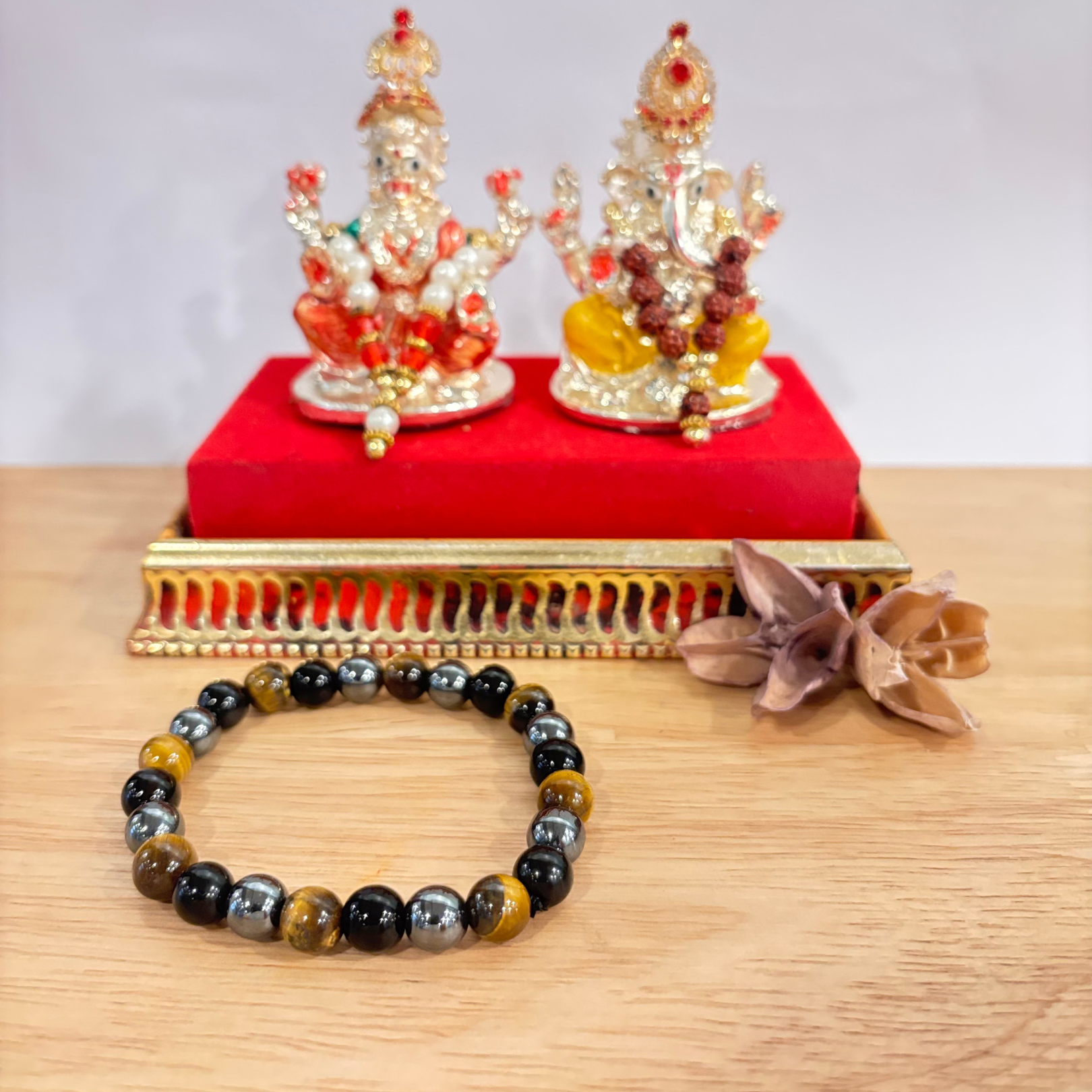 Leo bracelet: July23- August 22